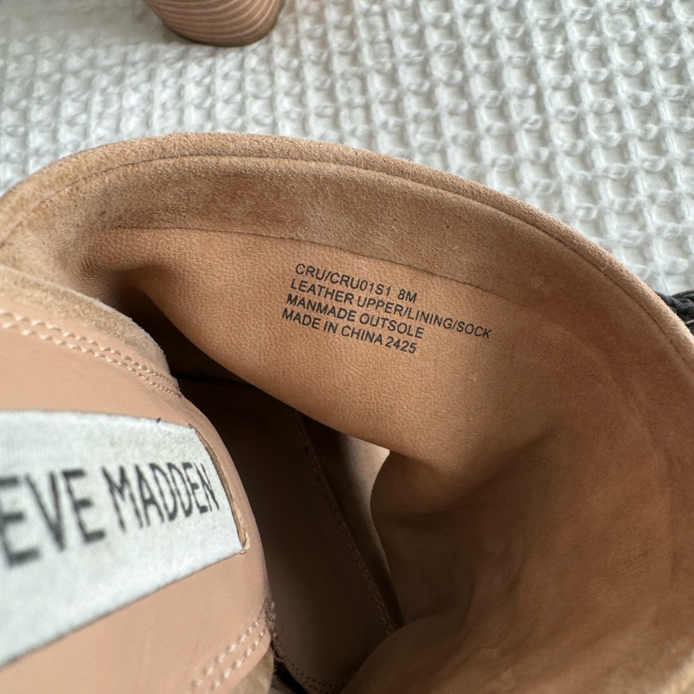 Steve Madden open toed mules taupe in great condition